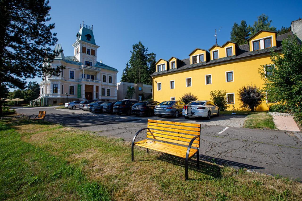 Hotel U Zamecku Cihelny Карловы Вары Экстерьер фото
