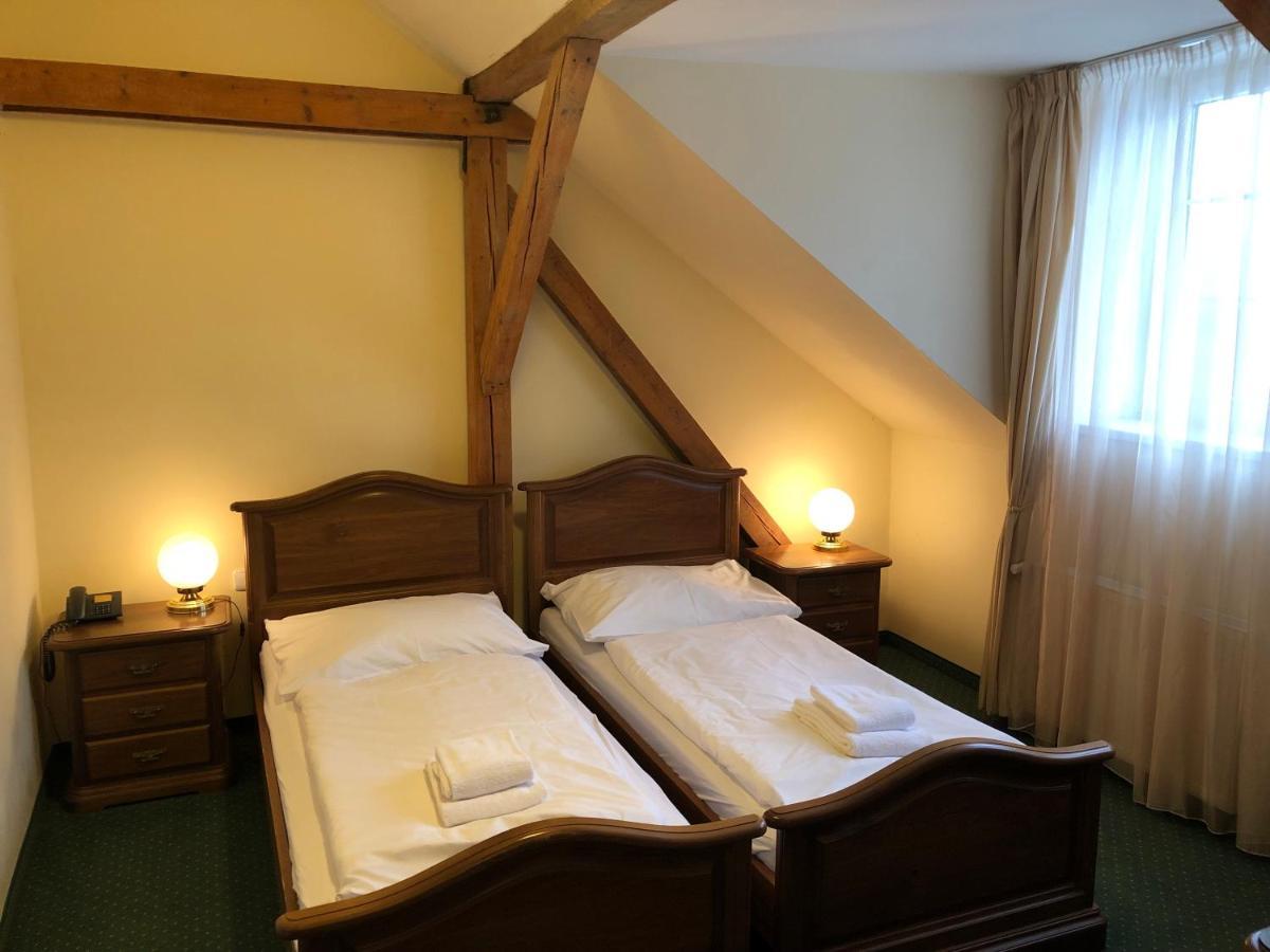 Hotel U Zamecku Cihelny Карловы Вары Экстерьер фото