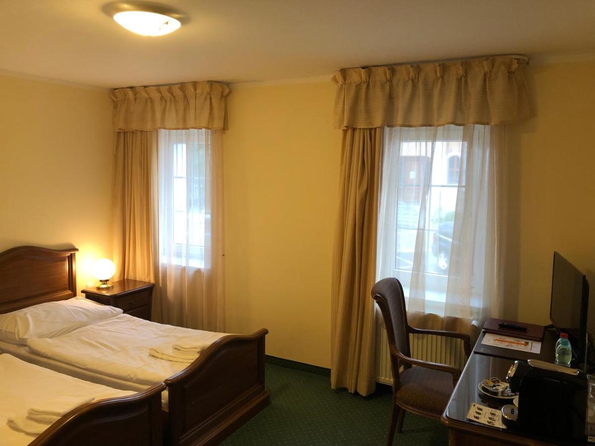 Hotel U Zamecku Cihelny Карловы Вары Экстерьер фото