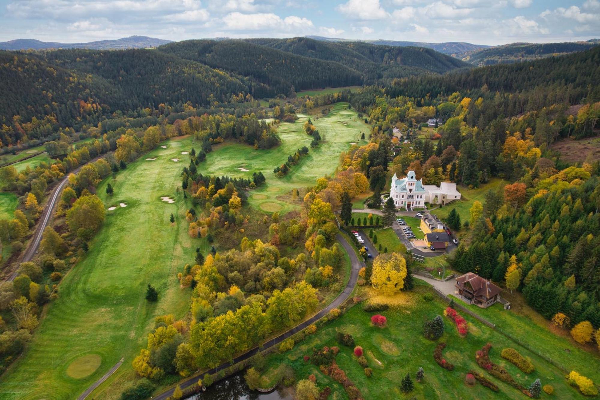 Hotel U Zamecku Cihelny Карловы Вары Экстерьер фото