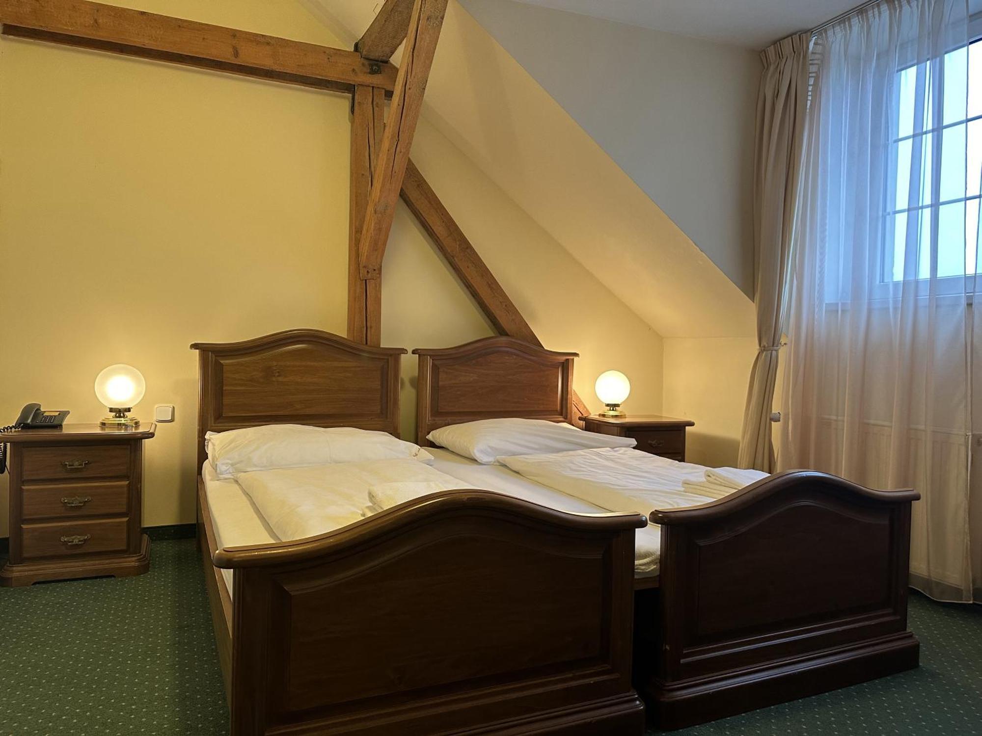 Hotel U Zamecku Cihelny Карловы Вары Экстерьер фото