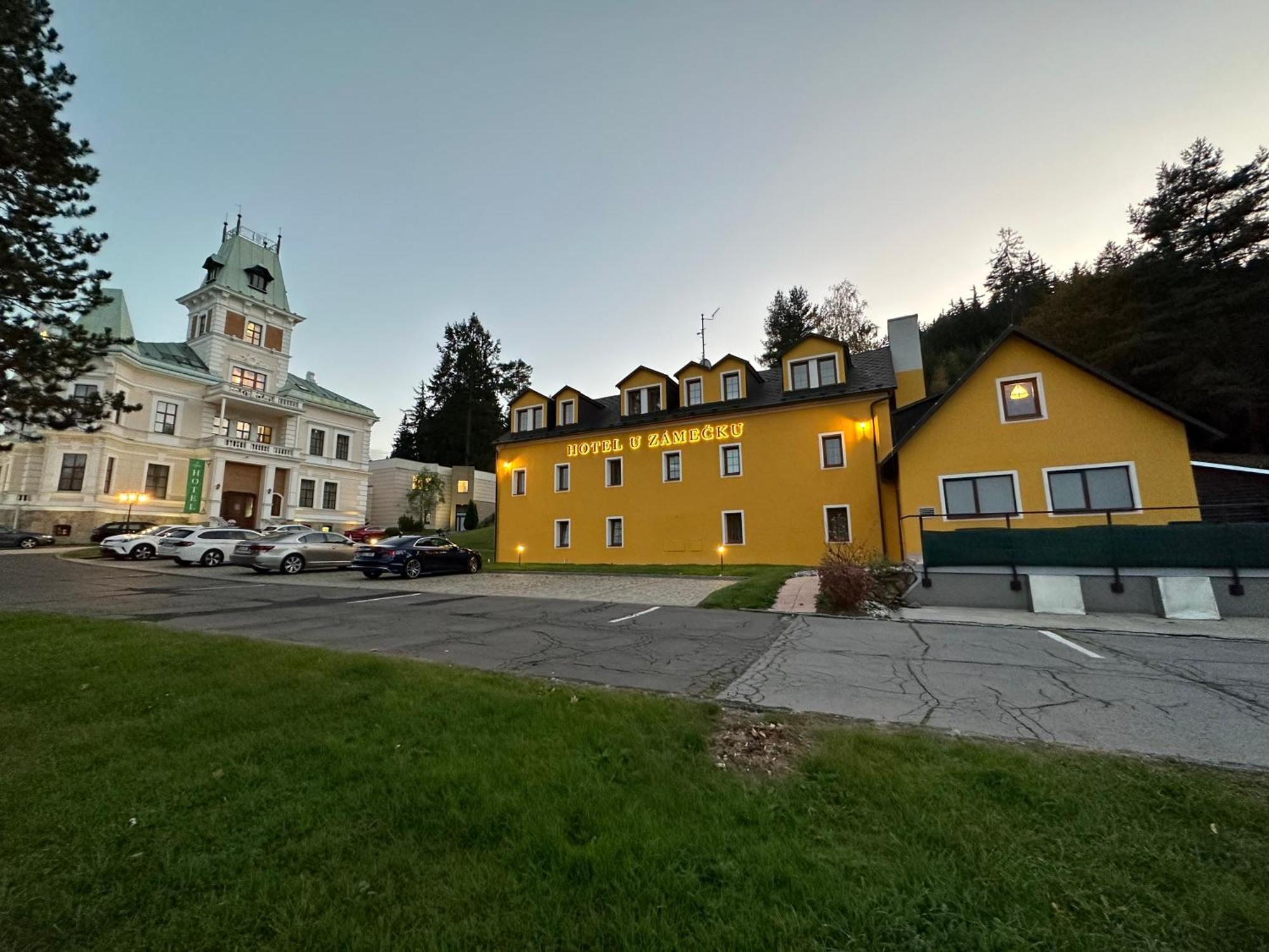 Hotel U Zamecku Cihelny Карловы Вары Экстерьер фото