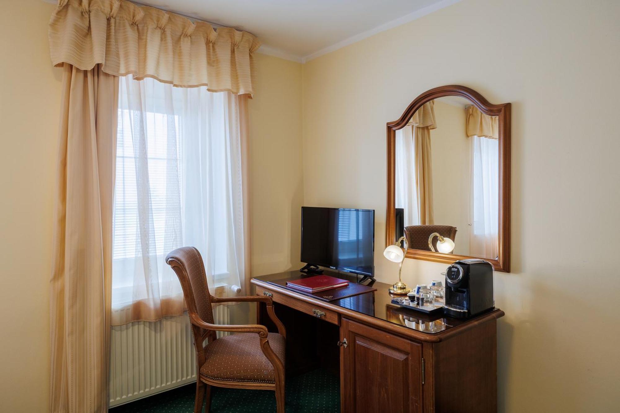 Hotel U Zamecku Cihelny Карловы Вары Экстерьер фото